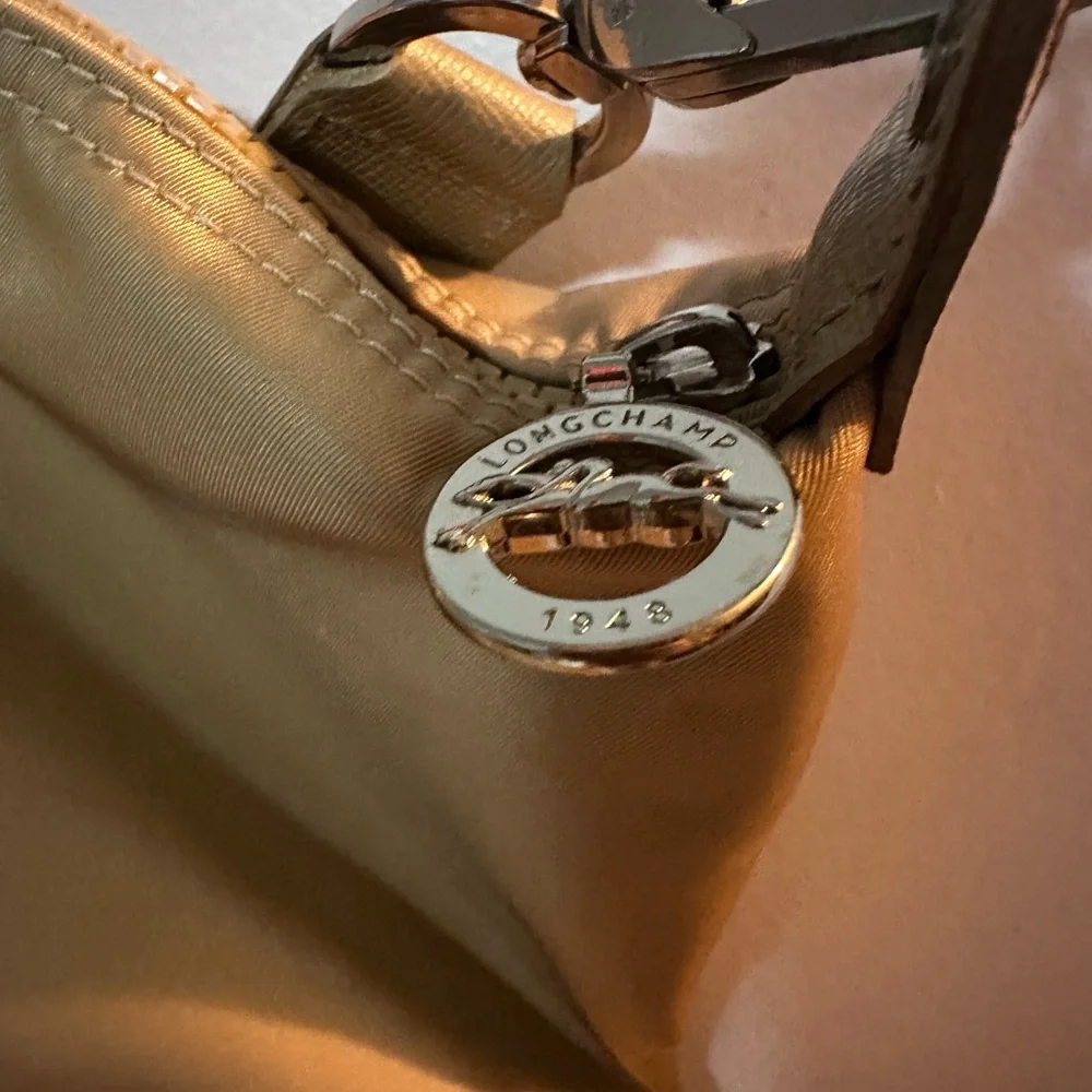 Longchamp Gold Le Pliage Travel Tote with Shoulder Strap - Picture 4 of 4